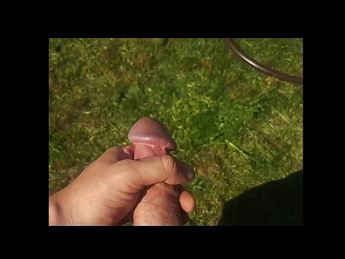 ❤️ A boazona fica com a rata rosa fodida e ejacula com um esguicho num jardim de Verão ☑ Porno de qualidade em pt.pi-porno.ru